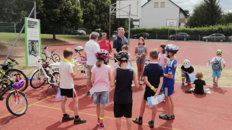 Fahrradtraining während des Ferienprogramms vom Markt Schwarzenfeld