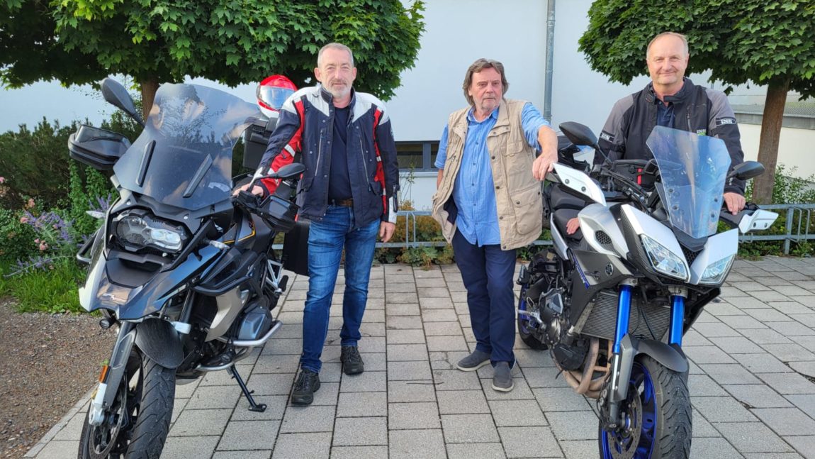 Neue Motorradtrainer